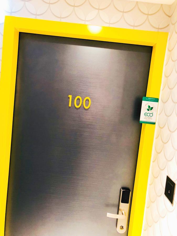 Click Hotel - Ximending Branch Тайпей Екстериор снимка